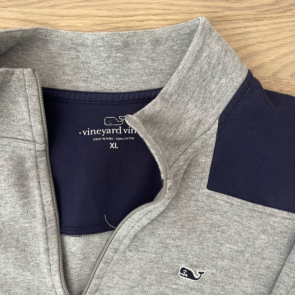 Vineyard Vines XL grey quarter zip sweatshirt